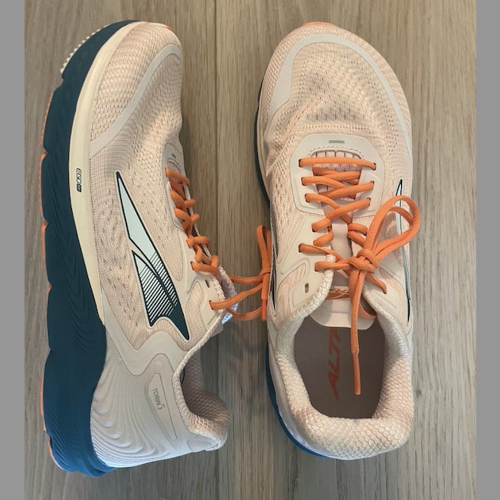 NEW Altra Torin 5 - Women Size 11